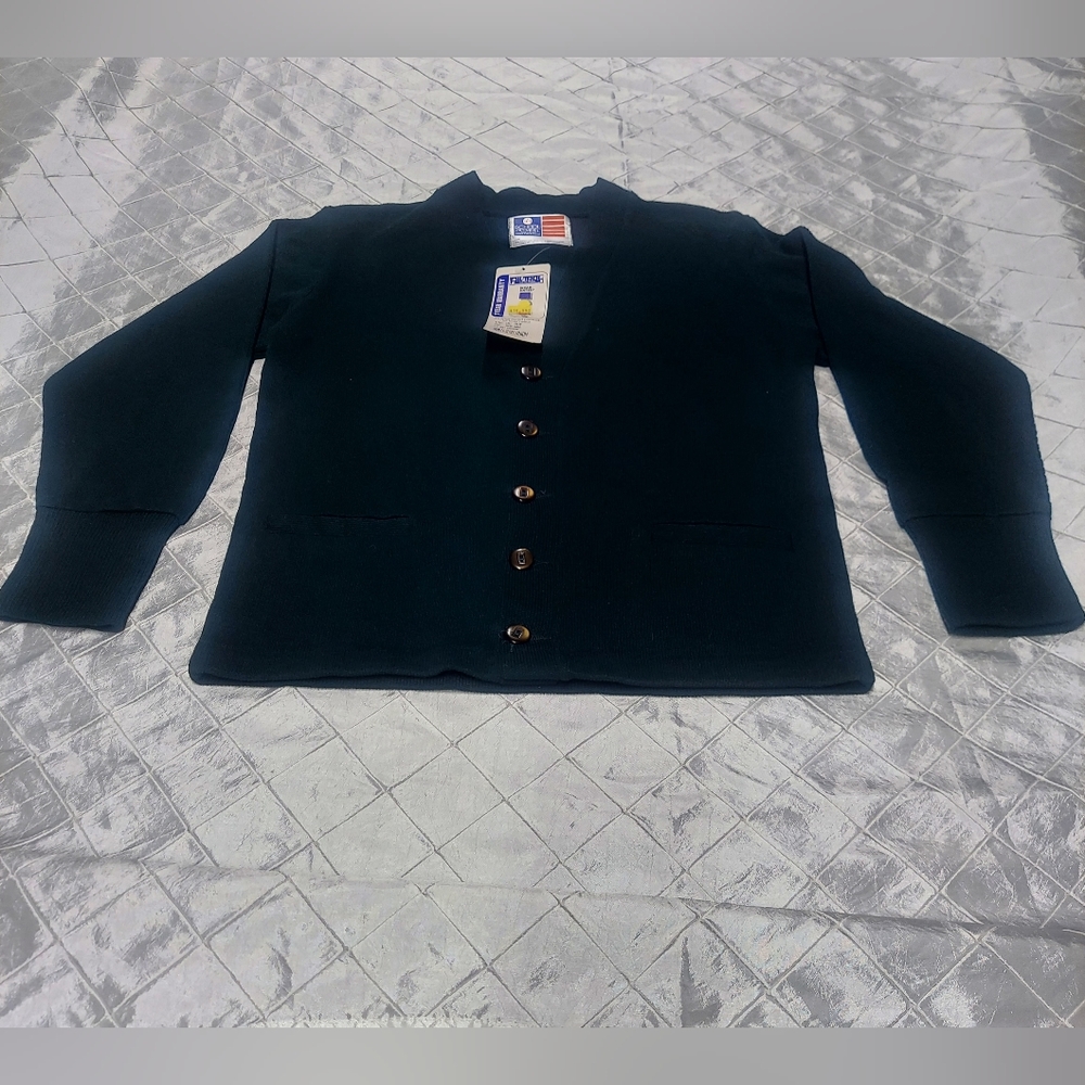 Girls school green uniform cardigan button up 2 front pockets.  Nwt.